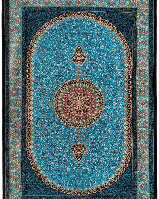 Qom en soie, médaillon central